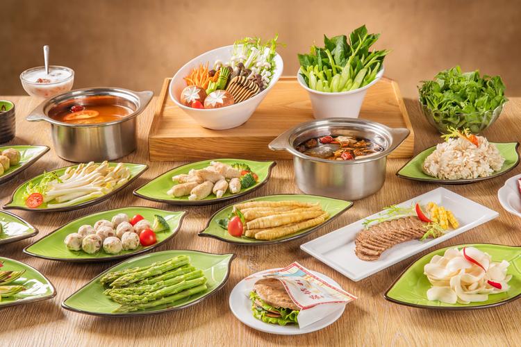 白燕,公司经营范围包括:餐饮服务;餐饮配送服务;茶座;销售